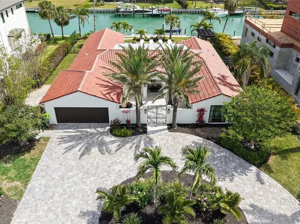 465 E Royal Flamingo Dr, Sarasota, FL 34236