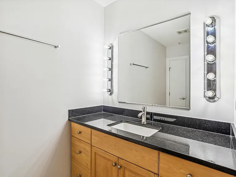811 4th St NW #117 — Photo 14