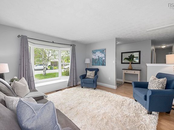 4th image of 38 Ascot Way