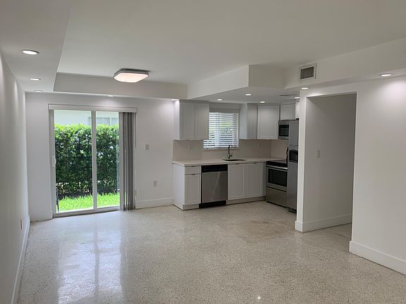 Kitchen/Dining Area