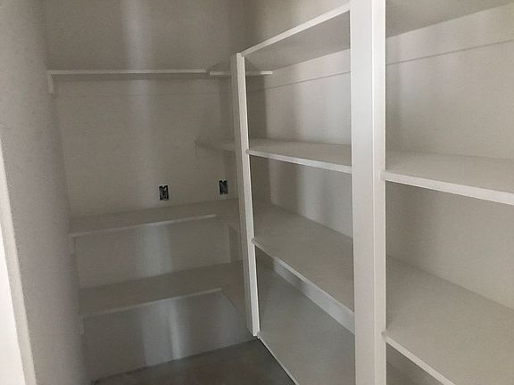 3rd image of 3063 Fulton Dr