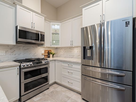 5th image of 20325 85th Ave #609