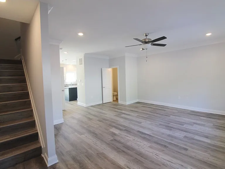 1073 Bluemoon Dr — Photo 2