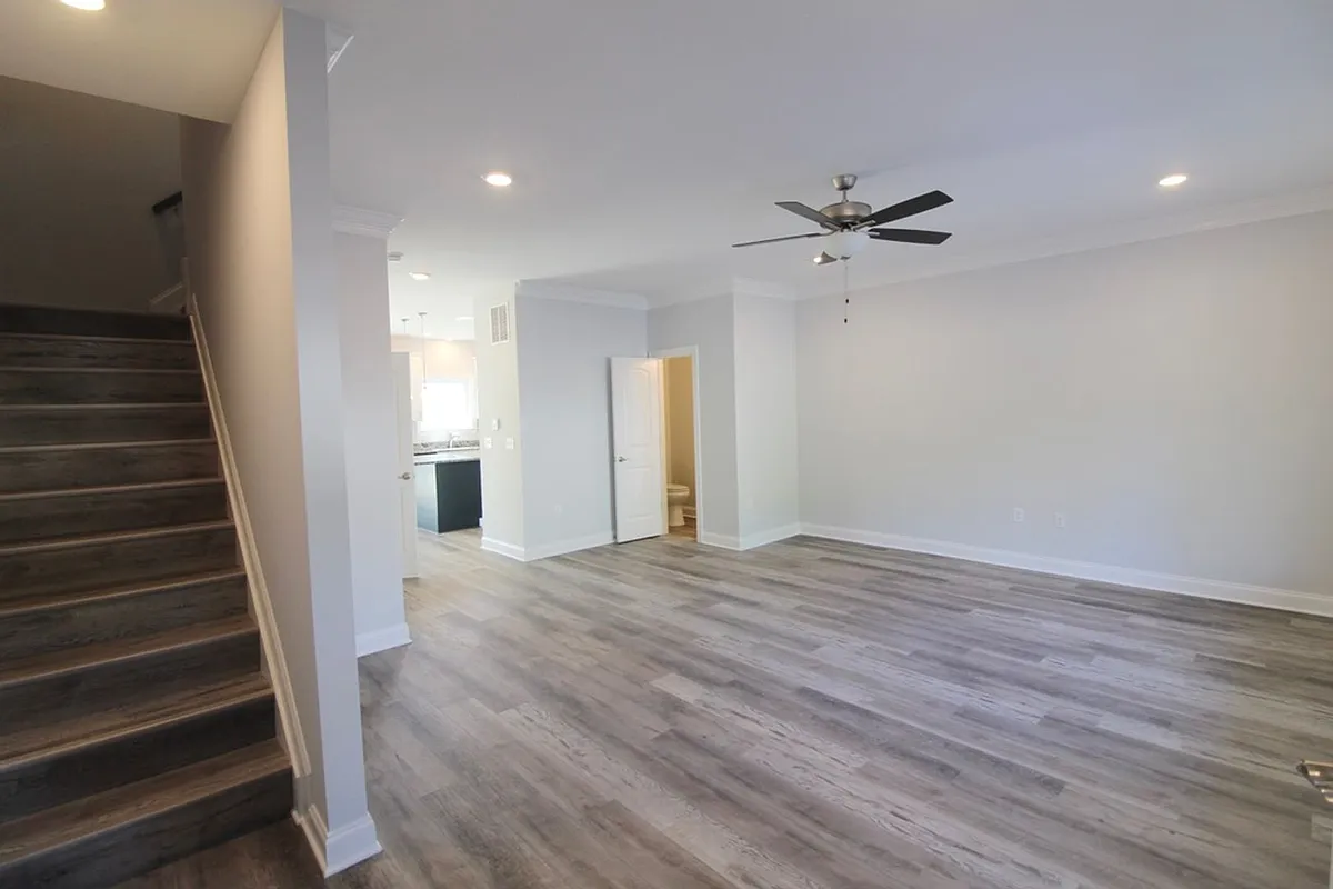Building Photo - 1073 Bluemoon Dr