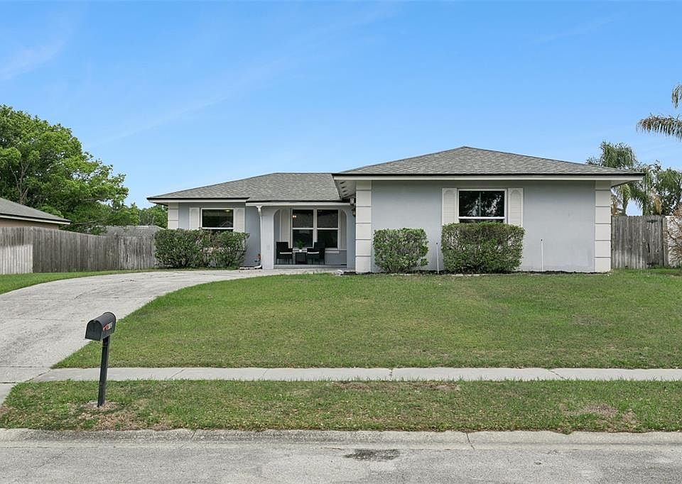 1st image of 102 N SILVER CLUSTER COURT