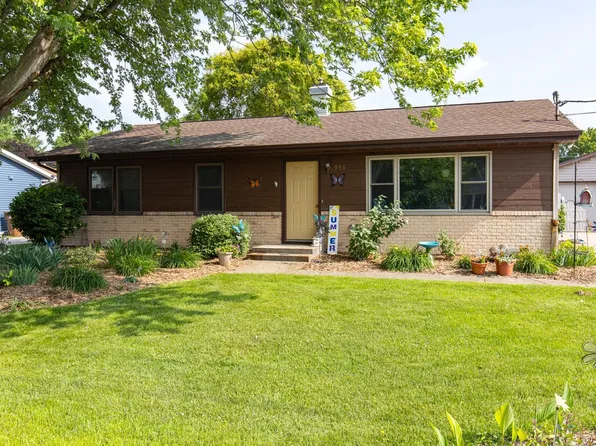 946 W Marquette St, Menasha, WI 54952