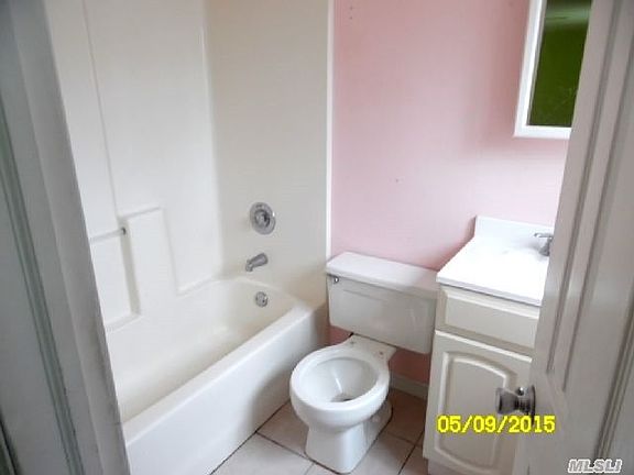 5th image of 377 Jervis Ave