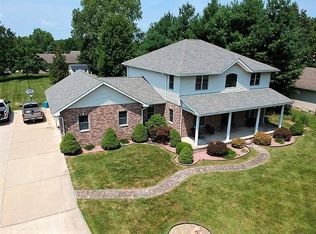 4 Quail Ridge Dr, Pittsfield, IL 62363