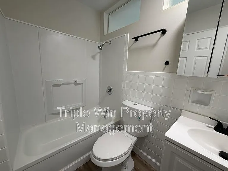 2257 Luxmore Dr — Photo 30