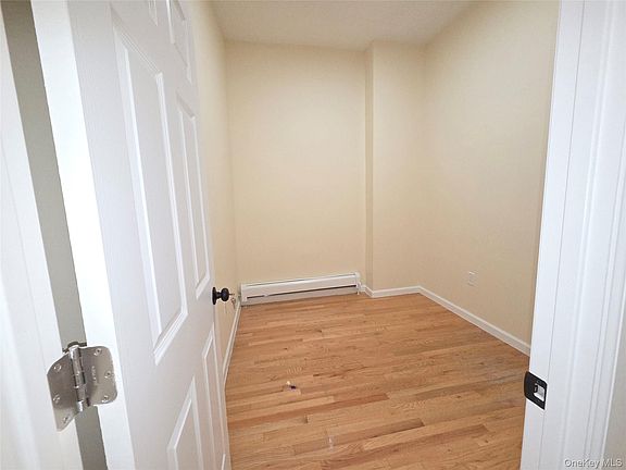 5th image of 784 Cauldwell Avenue