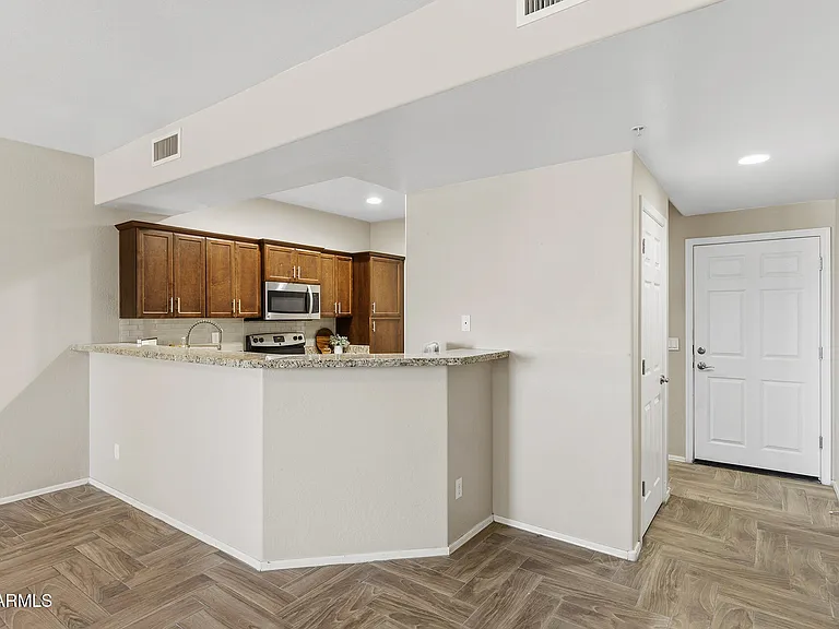 21655 N 36th Ave #106 — Photo 10