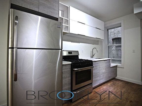 5th image of 1366 Putnam Ave APT 1L