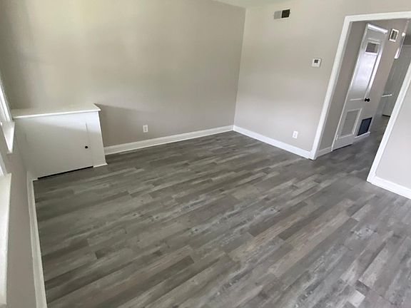 3rd image of 7431 Holabird Ave