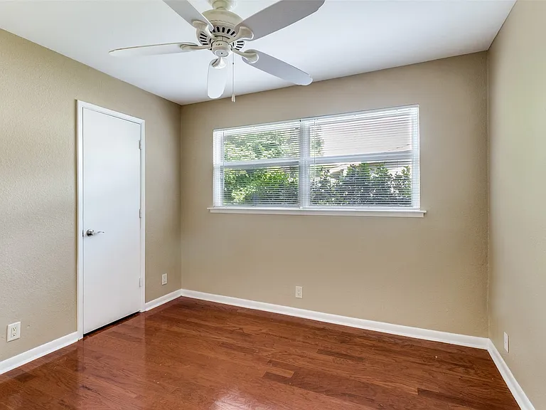 11353 Coral Hills Dr — Photo 9