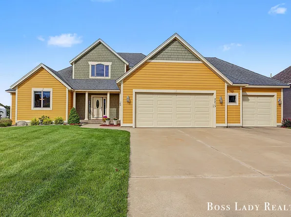 2213 N Bristol St, Holland, MI 49424