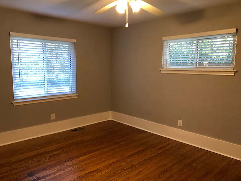 24605 N Cromwell Dr — Photo 16