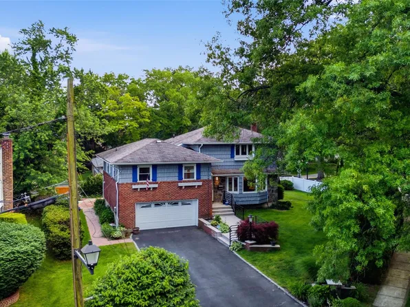 186 N Stratford, Roslyn Heights, NY 11577