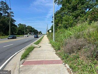 4th image of 1324 Jeffersonville Rd