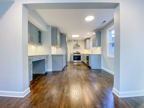 5th image of 2928 W Summerdale Ave #A