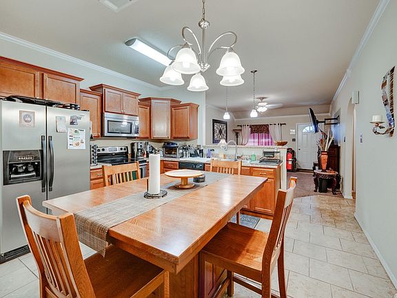 3rd image of 808 Anemone Dr