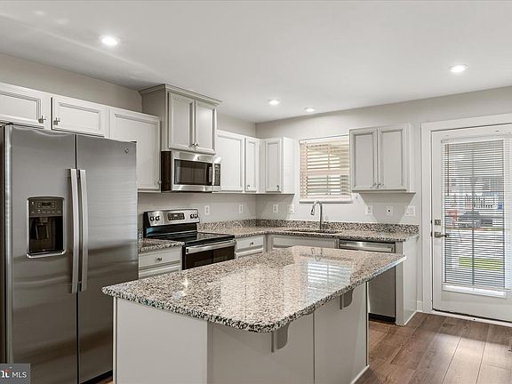 2nd image of 32 Goudhurst St
