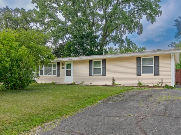 506 Sunrise Dr, McHenry, IL 60051