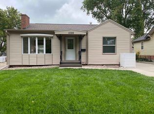 1226 N Saint Joseph Ave, Hastings, NE 68901