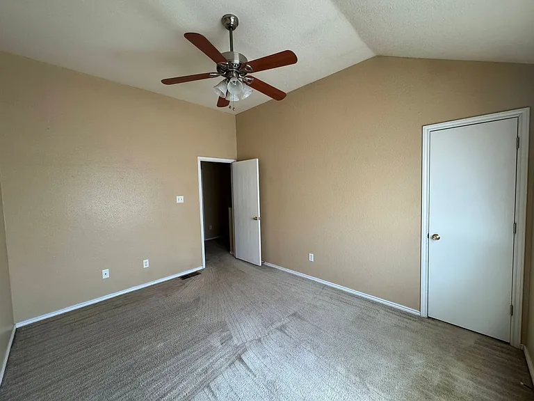 4402 Jeff Scott — Photo 12