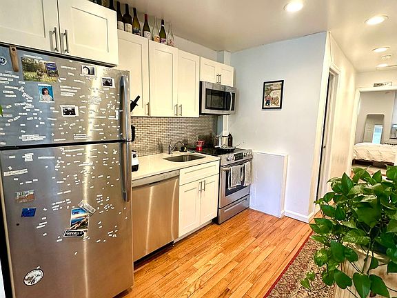 2nd image of 150 E Broadway APT 2A