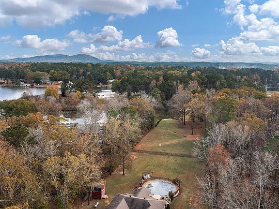 3rd image of 18586 River Dr