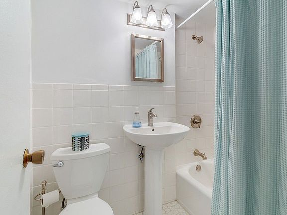 5th image of 1202 2nd Ave #15L