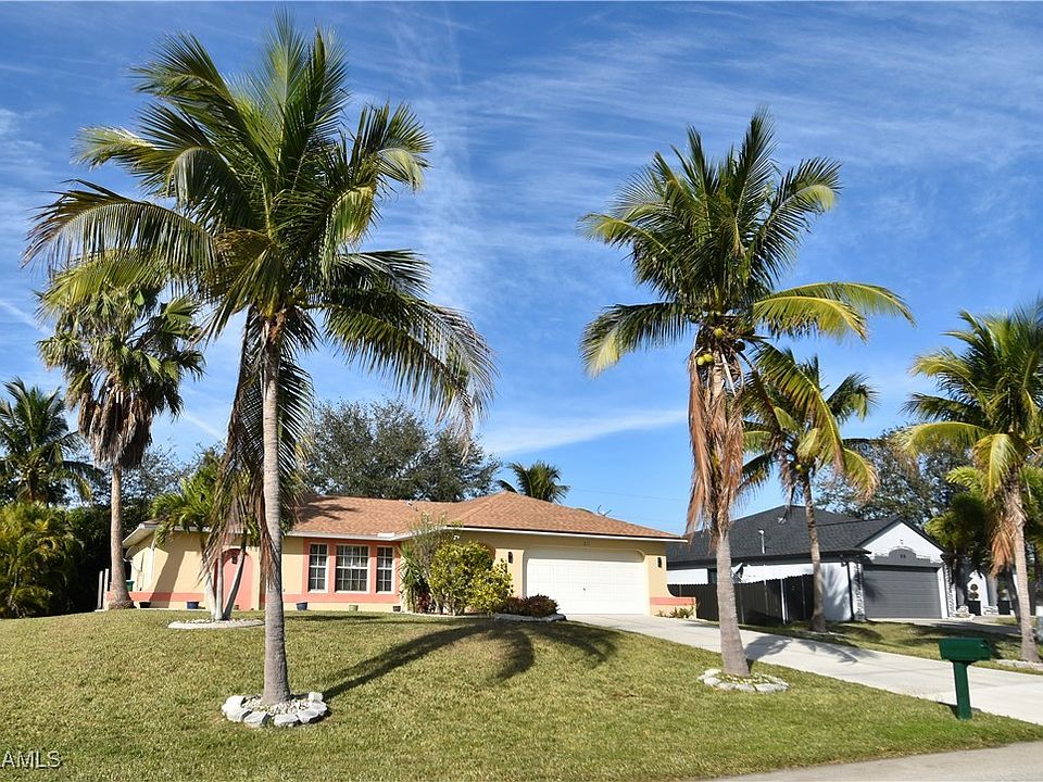 1st image of 822 SE 5th Ct