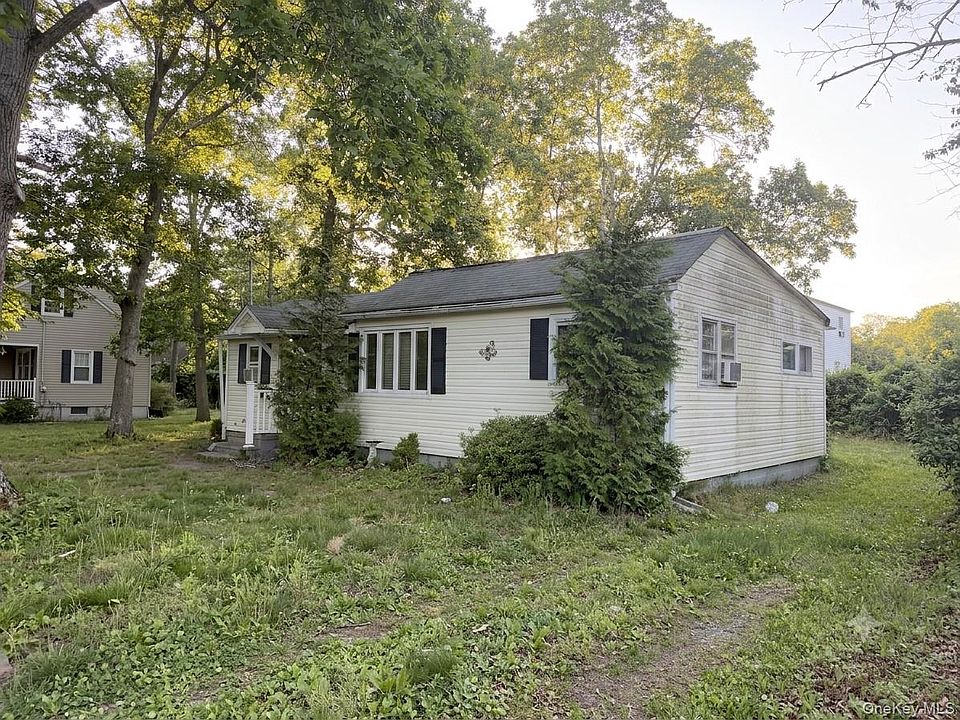 2nd image of 33 Elm Road E