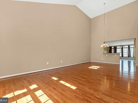5th image of 10572 Edwardian Ln #130
