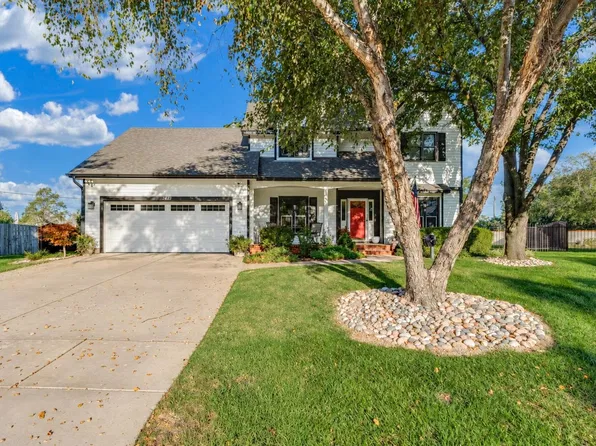2423 N Vinegate Ct, Wichita, KS 67226