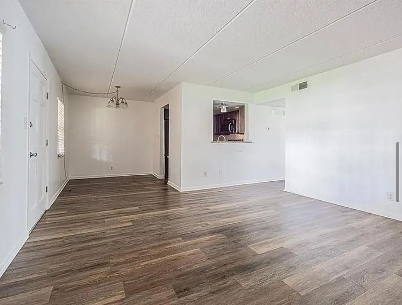 2 bed, 950 sqft, $1,650 — Photo 2