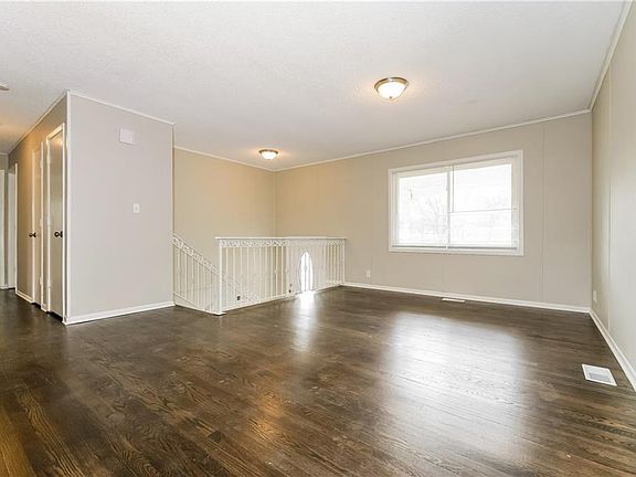3rd image of 18902 E Arrowhead Dr