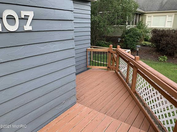 2nd image of 207 S Norton St