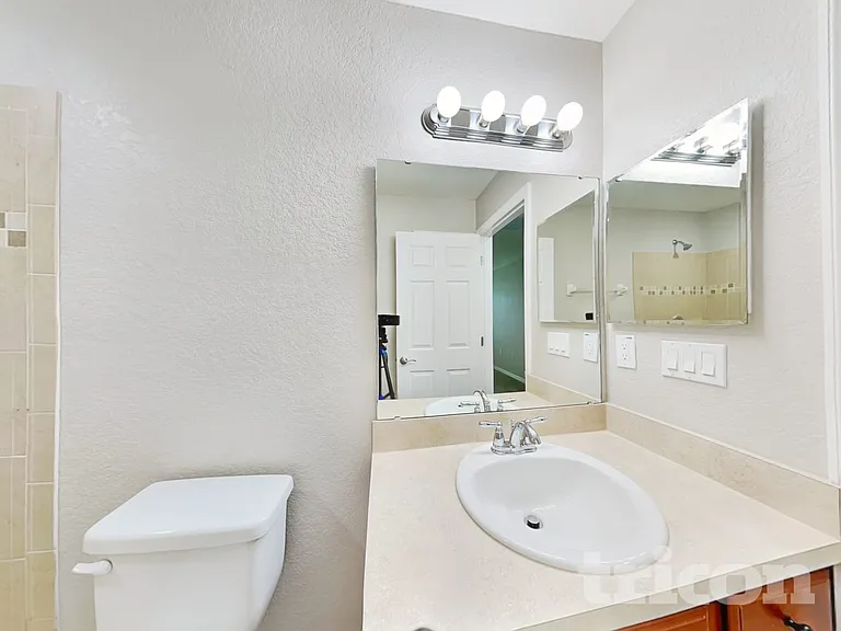 921 Kingfisher Dr — Photo 8