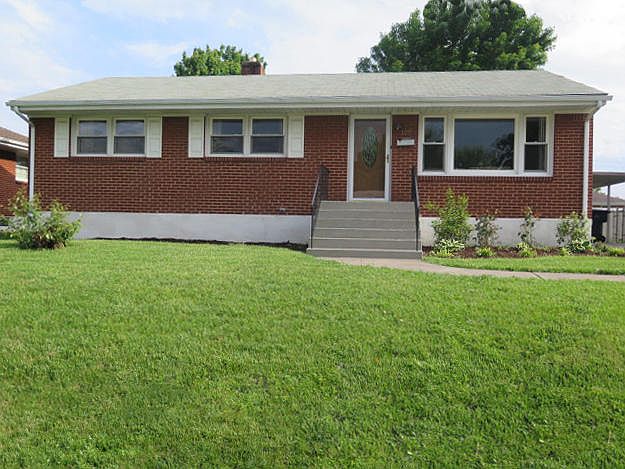 1st image of 129 Christian Ave NE