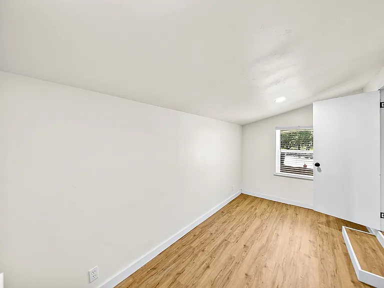 612 Tanglewood Ln — Photo 22