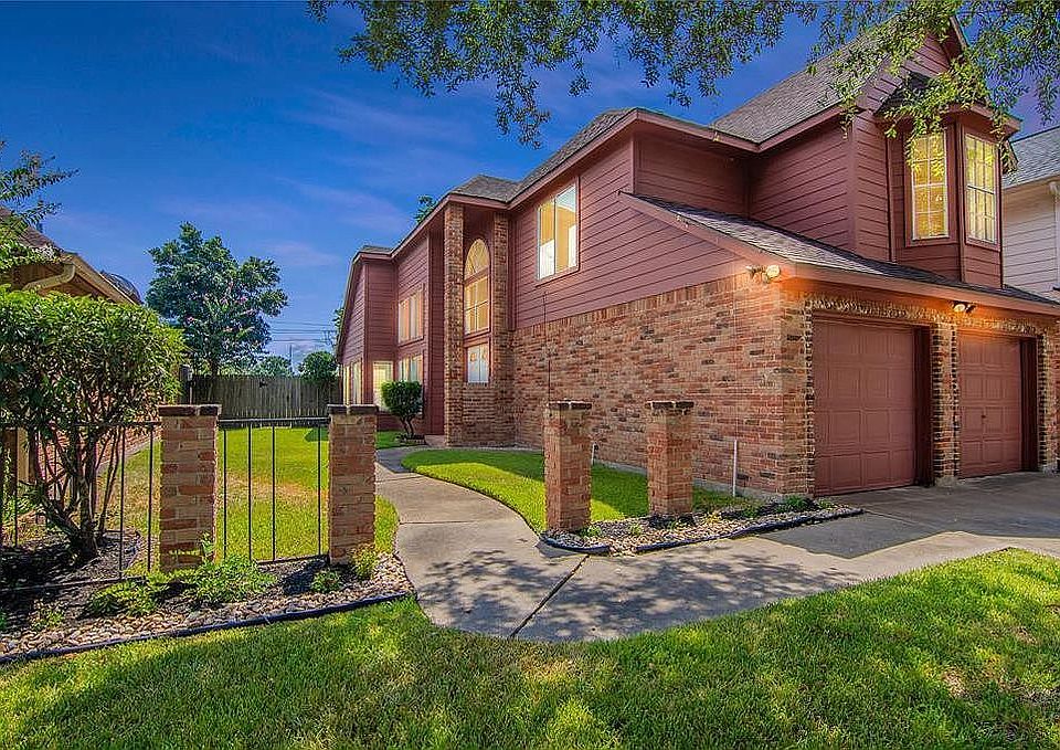 1st image of 11827 Meadowchase Dr