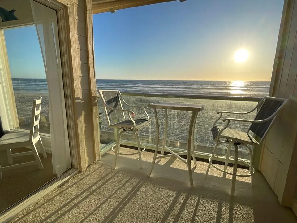 3755 Ocean Front Walk #12