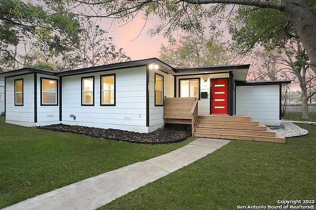 1st image of 275 E FAIR OAKS PL