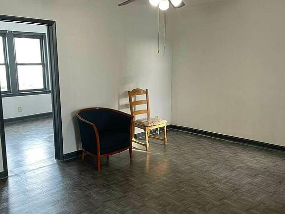 2nd image of 5046 48th St