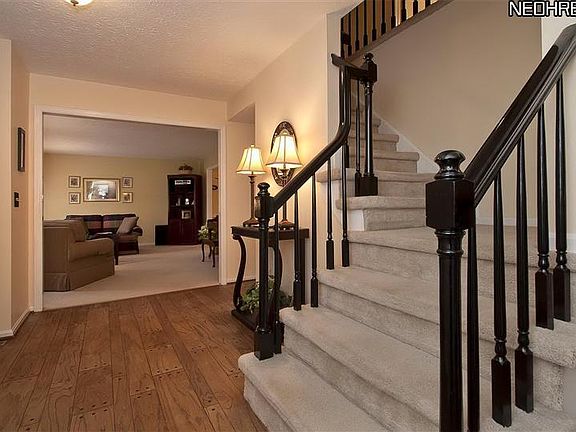 2nd image of 27660 Southbridge Cir