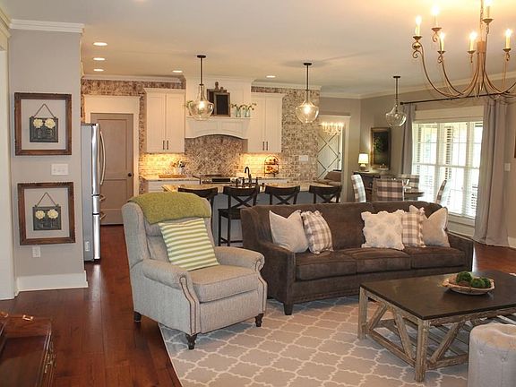 4th image of 318 Marston Mill Way