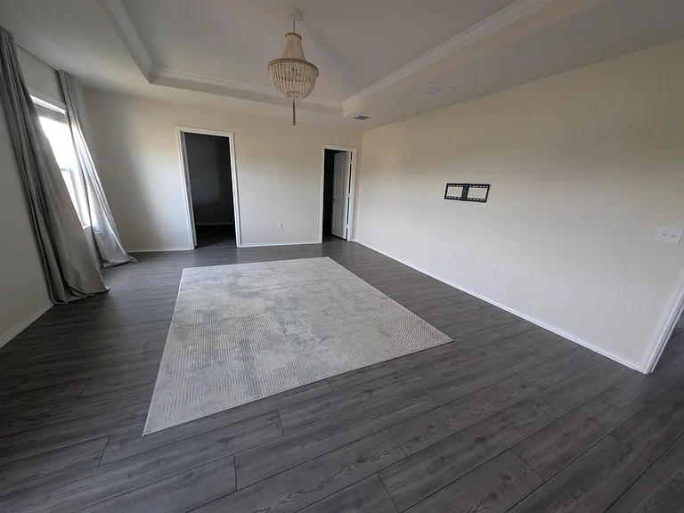 455 Manchester St — Photo 2