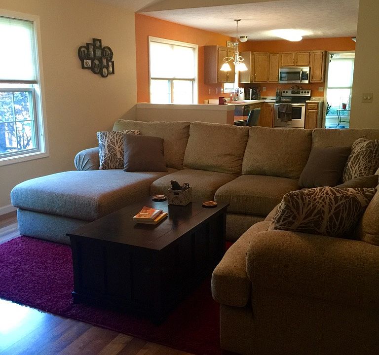 1st image of 525 Bur Oak Ct W