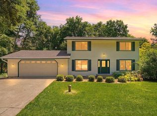 9331 Cedar Forest Rd, Eden Prairie, MN 55347
